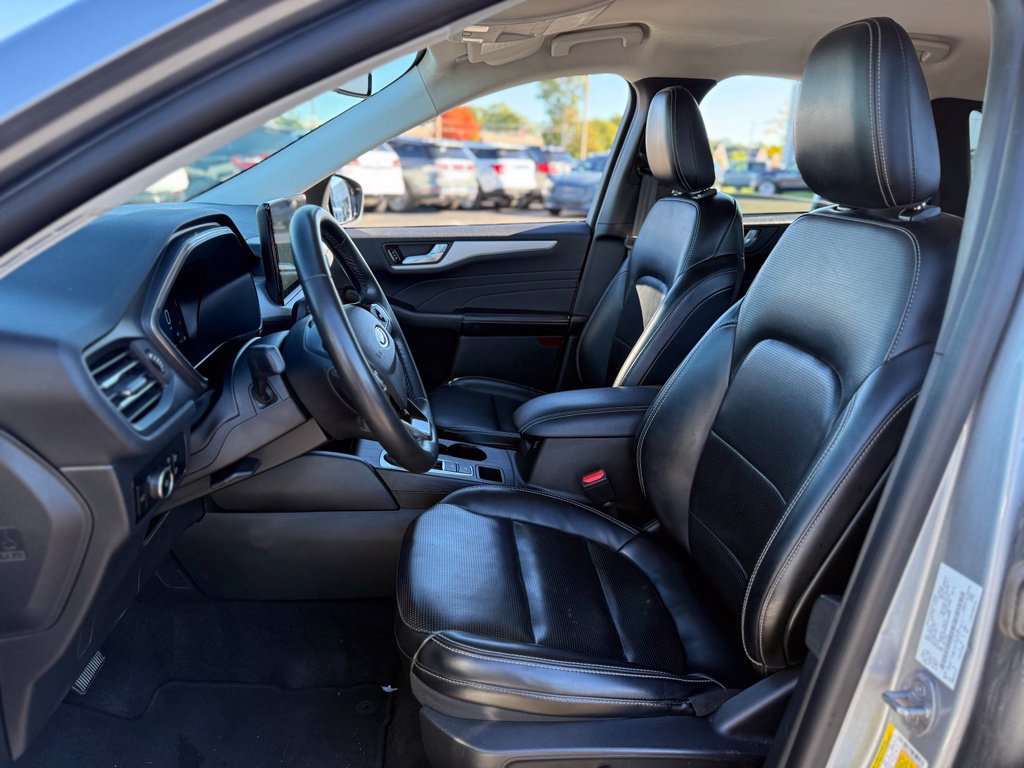 Used 2024 Ford Escape Platinum AWD/4WD image 14