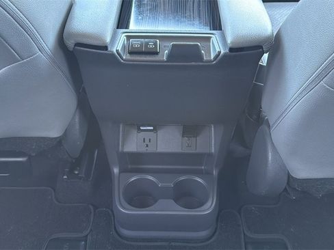 Used 2021 Toyota Sienna Limited image 16