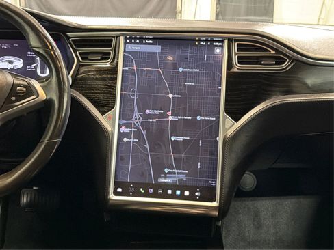 Used 2016 Tesla Model S 70D image 28