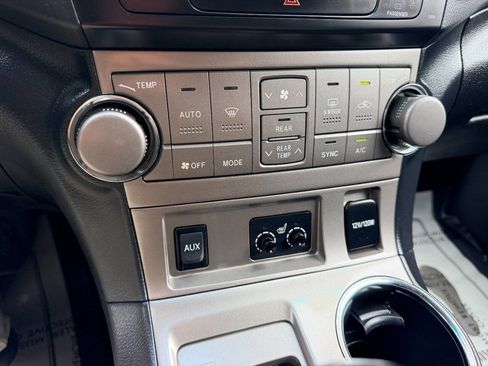 Used 2010 Toyota Highlander SE AWD/4WD image 46