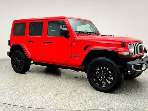 Used 2025 Jeep Wrangler Unlimited Sahara w/ Safety Group image 3