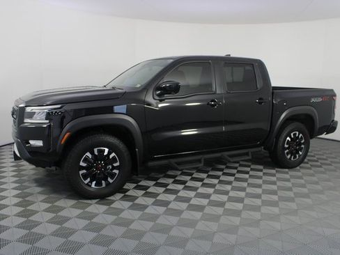Used 2024 Nissan Frontier PRO-4X w/ Pro Convenience Package image 2