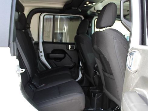 Used 2023 Jeep Gladiator Sport image 65