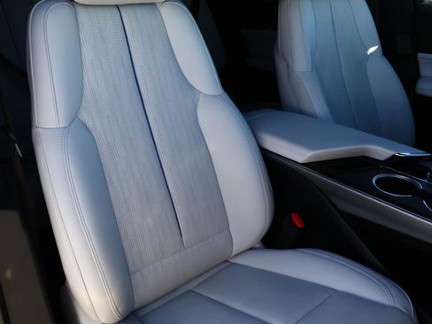 Certified 2024 Cadillac Lyriq Luxury image 22