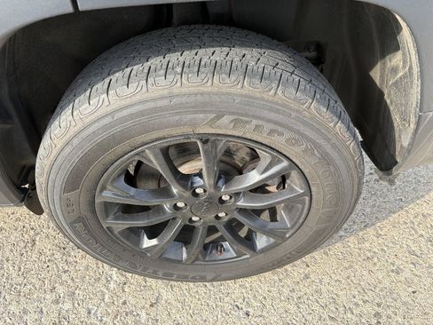 Used 2023 Jeep Cherokee Altitude Lux AWD/4WD image 10