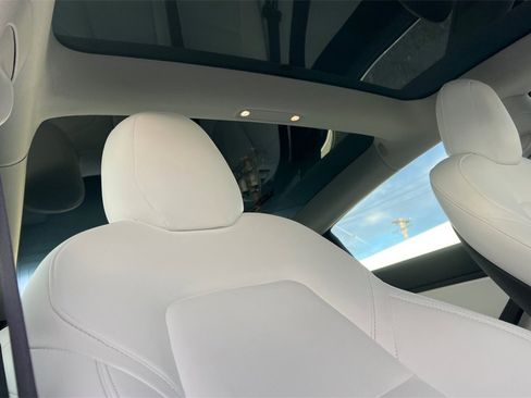 Used 2018 Tesla Model 3 Long Range image 16