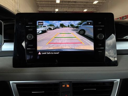 Used 2026 Volkswagen Taos SE FWD image 33