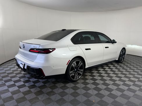 Used 2024 BMW 760i xDrive w/ Executive Package AWD/4WD image 9