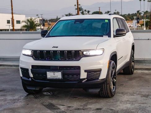 New 2025 Jeep Grand Cherokee L Altitude image 4