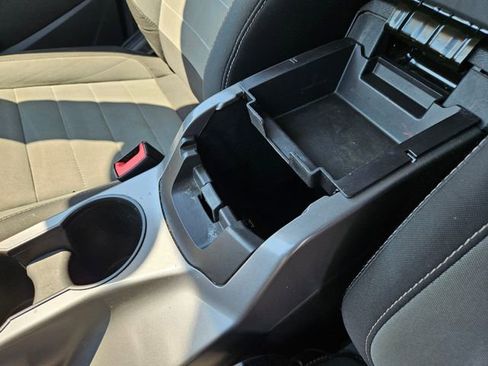 Used 2016 Ford Escape SE image 26