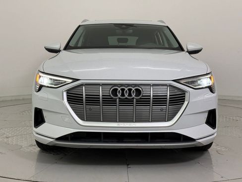 Used 2022 Audi e-tron Premium image 6