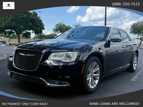 Used 2015 Chrysler 300 C RWD image 1