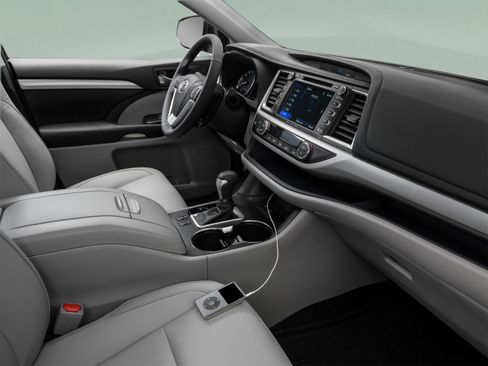 Used 2016 Toyota Highlander XLE image 33