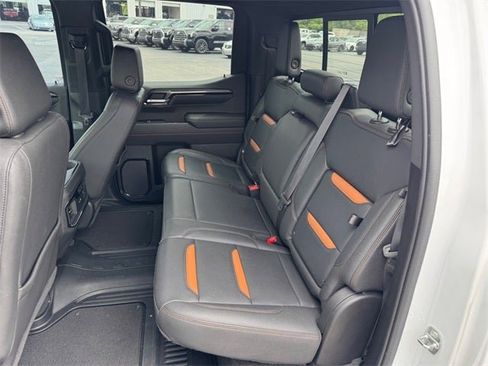 Used 2022 GMC Sierra 1500 AT4 w/ AT4 Premium Package image 10