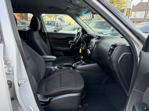 Used 2017 Kia Soul w/ Convenience Package FWD image 16