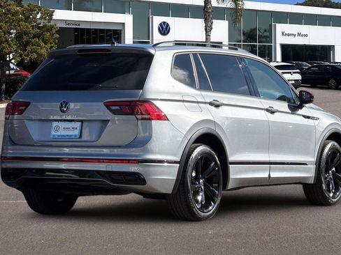 Used 2023 Volkswagen Tiguan SE R-Line image 4