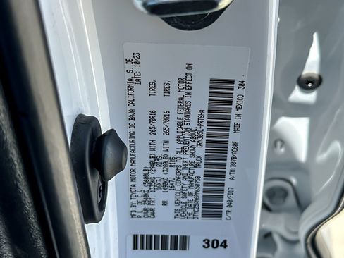 Certified 2023 Toyota Tacoma TRD Off-Road AWD/4WD image 26