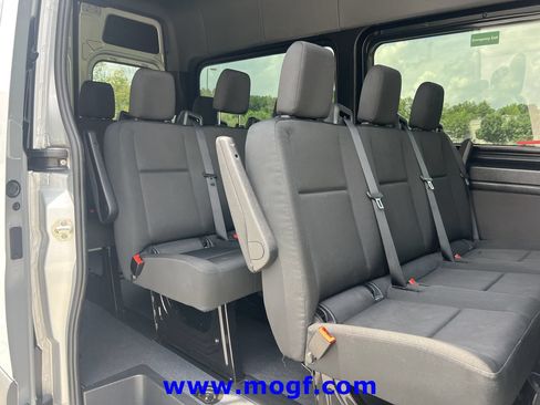 Used 2024 Mercedes-Benz Sprinter 2500 image 21