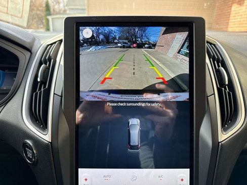 Used 2024 Ford Edge SEL image 13