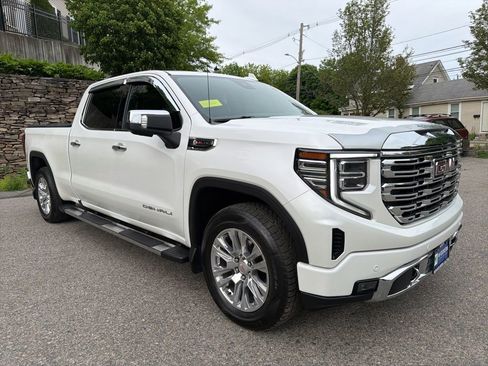 Used 2023 GMC Sierra 1500 Denali w/ Technology Package AWD/4WD image 8