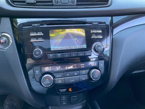 Used 2018 Nissan Rogue Sport AWD image 64