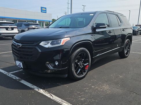Used 2020 Chevrolet Traverse Premier w/ Redline Edition AWD/4WD image 4