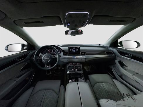 Used 2015 Audi S8 image 27