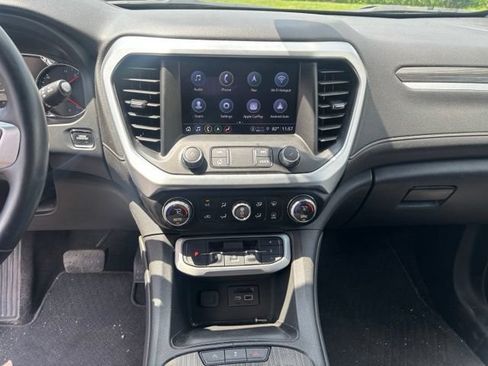 Used 2023 GMC Acadia SLT w/ Technology Package AWD/4WD image 12