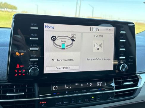 Used 2024 Toyota Sienna XLE image 22