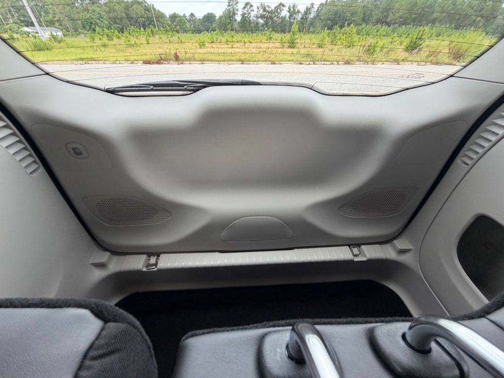 Used 2024 Chrysler Pacifica Limited FWD image 48