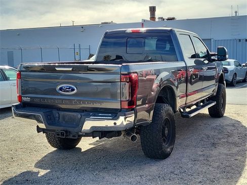 Used 2019 Ford F250 Lariat w/ Chrome Package image 10