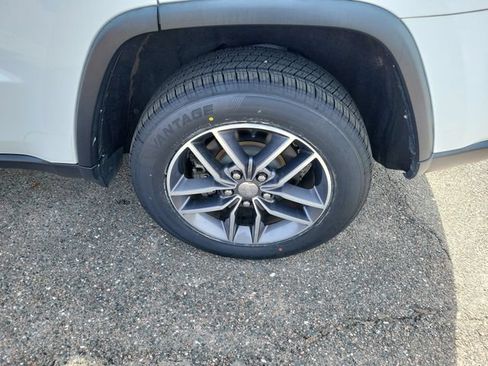 Used 2018 Jeep Grand Cherokee Limited w/ Luxury Group II RWD image 7