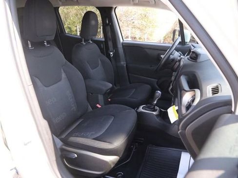 Used 2015 Jeep Renegade Latitude w/ Popular Equipment Group image 25