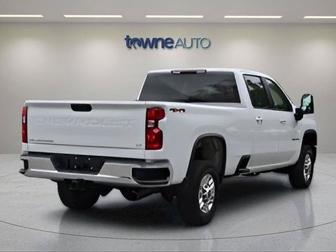 Used 2024 Chevrolet Silverado 2500 LT AWD/4WD image 7