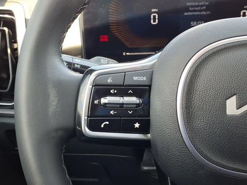Used 2025 Kia Sorento S w/ Panoramic Sunroof Package FWD image 19