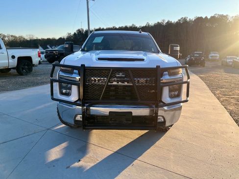 Used 2020 Chevrolet Silverado 2500 LT w/ Convenience Package image 3