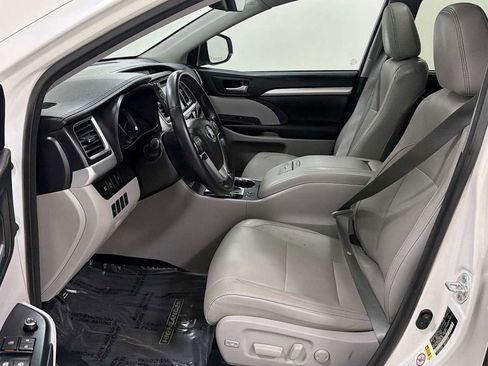 Used 2017 Toyota Highlander XLE image 13
