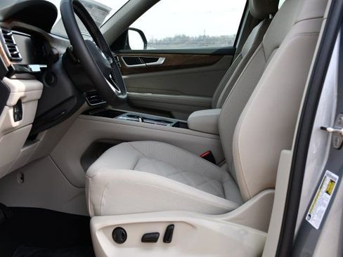 New 2026 Volkswagen Atlas SE image 12