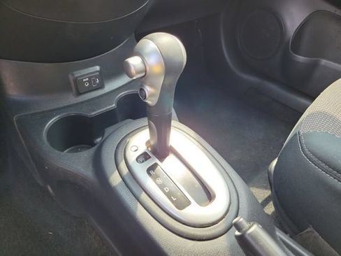 Used 2019 Nissan Versa SV FWD image 17