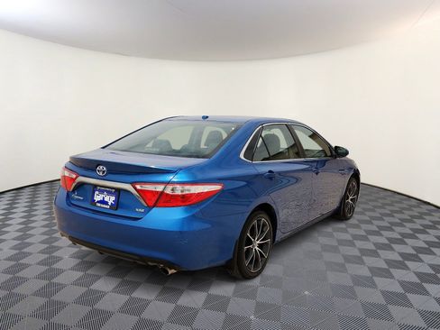 Used 2017 Toyota Camry XSE image 4