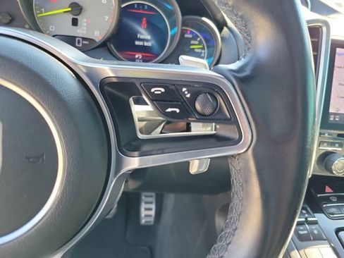 Used 2018 Porsche Cayenne S image 17