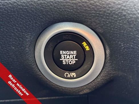 New 2026 Chrysler Pacifica Select w/ S Appearance Package image 25