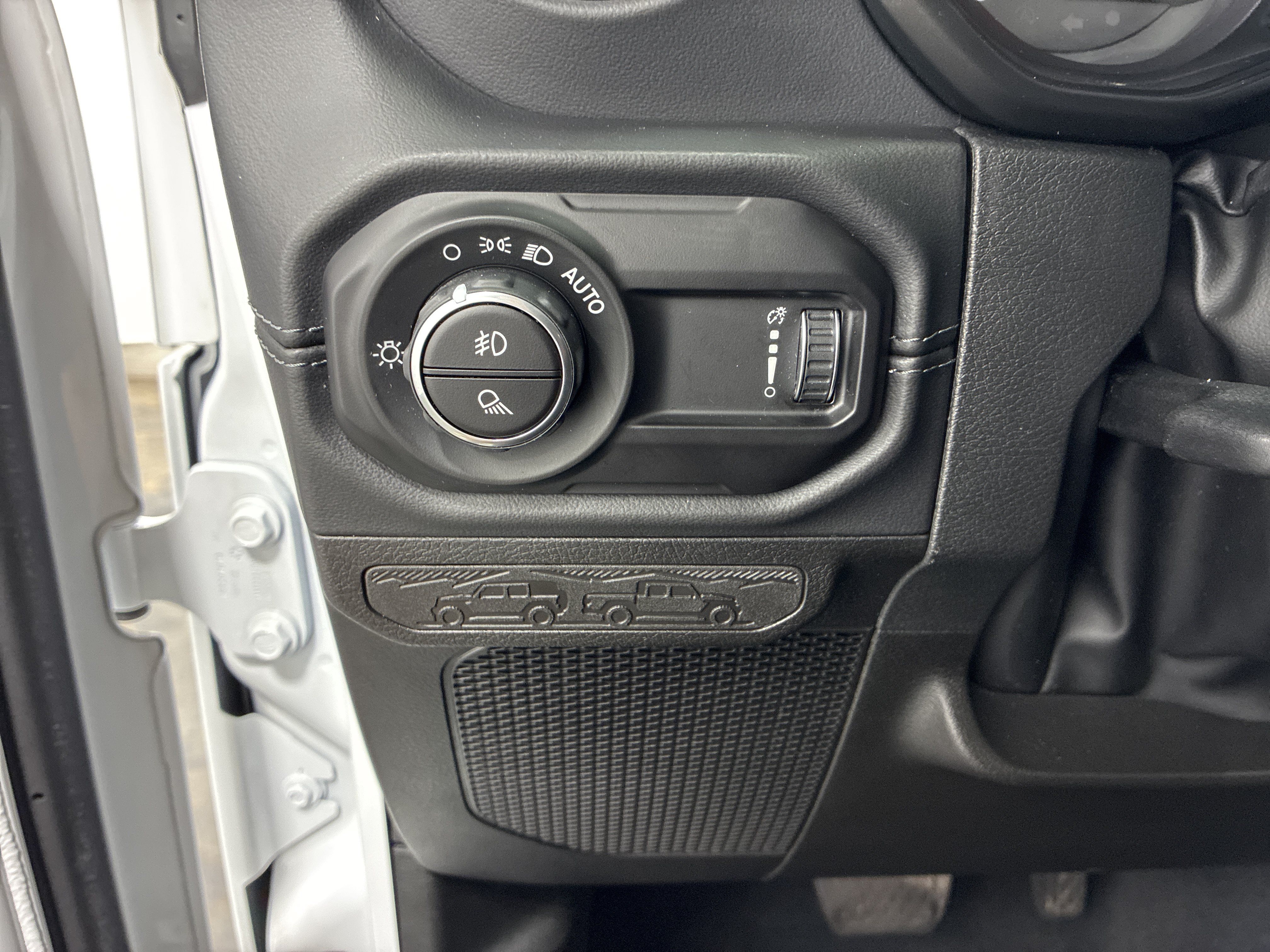 Certified 2025 Jeep Gladiator Sport AWD/4WD image 23