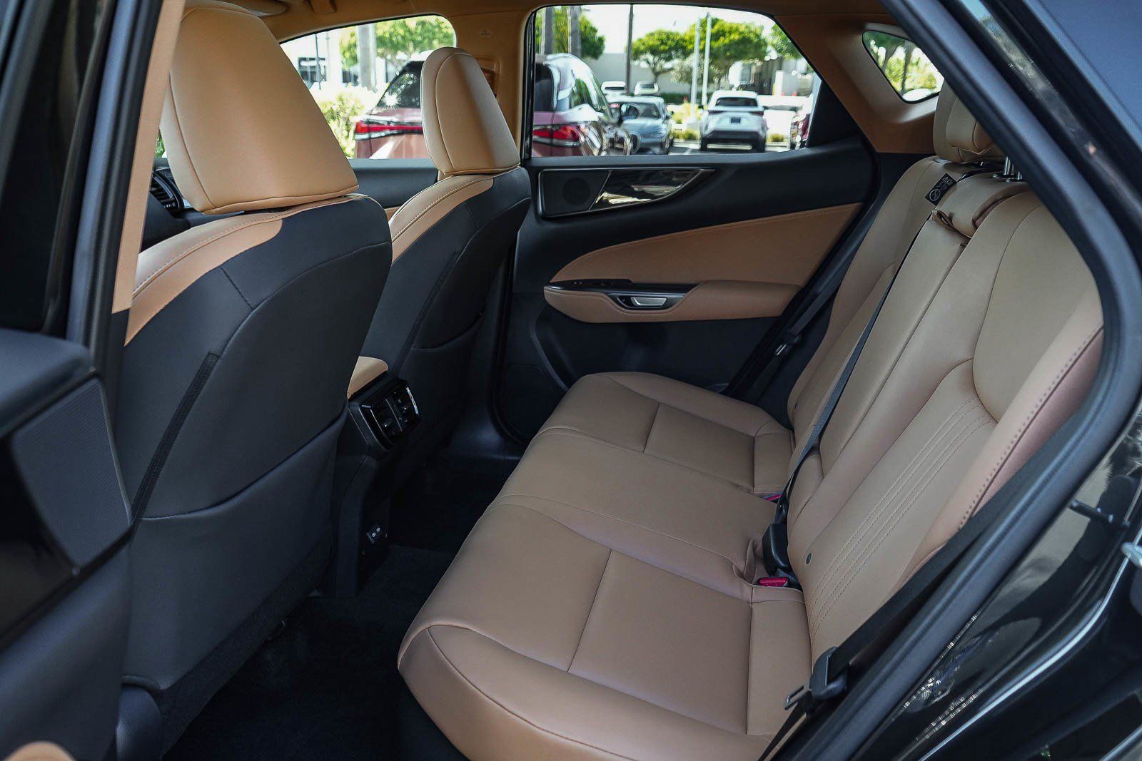 Used 2024 Lexus NX 350h AWD w/ Vision Package image 18