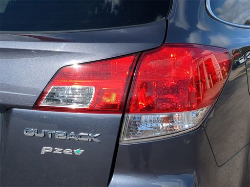 Used 2014 Subaru Outback 2.5i Limited image 8