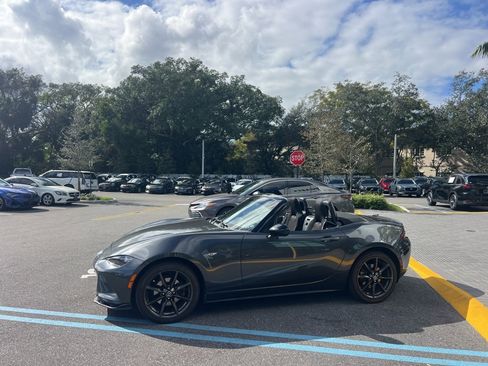 Used 2016 MAZDA MX-5 Miata Club image 9