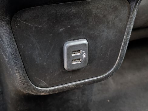 Used 2021 Chevrolet Equinox LT image 32