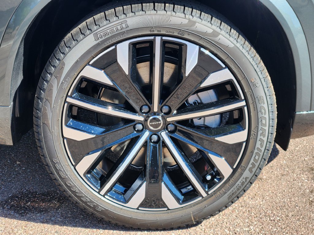 New 2027 Volvo XC90 T8 Plus AWD/4WD image 30