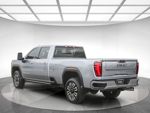 Used 2024 GMC Sierra 3500 Denali Ultimate image 2