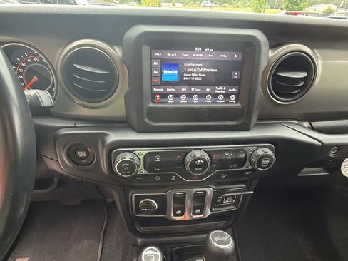 Used 2020 Jeep Wrangler Sport AWD/4WD image 30